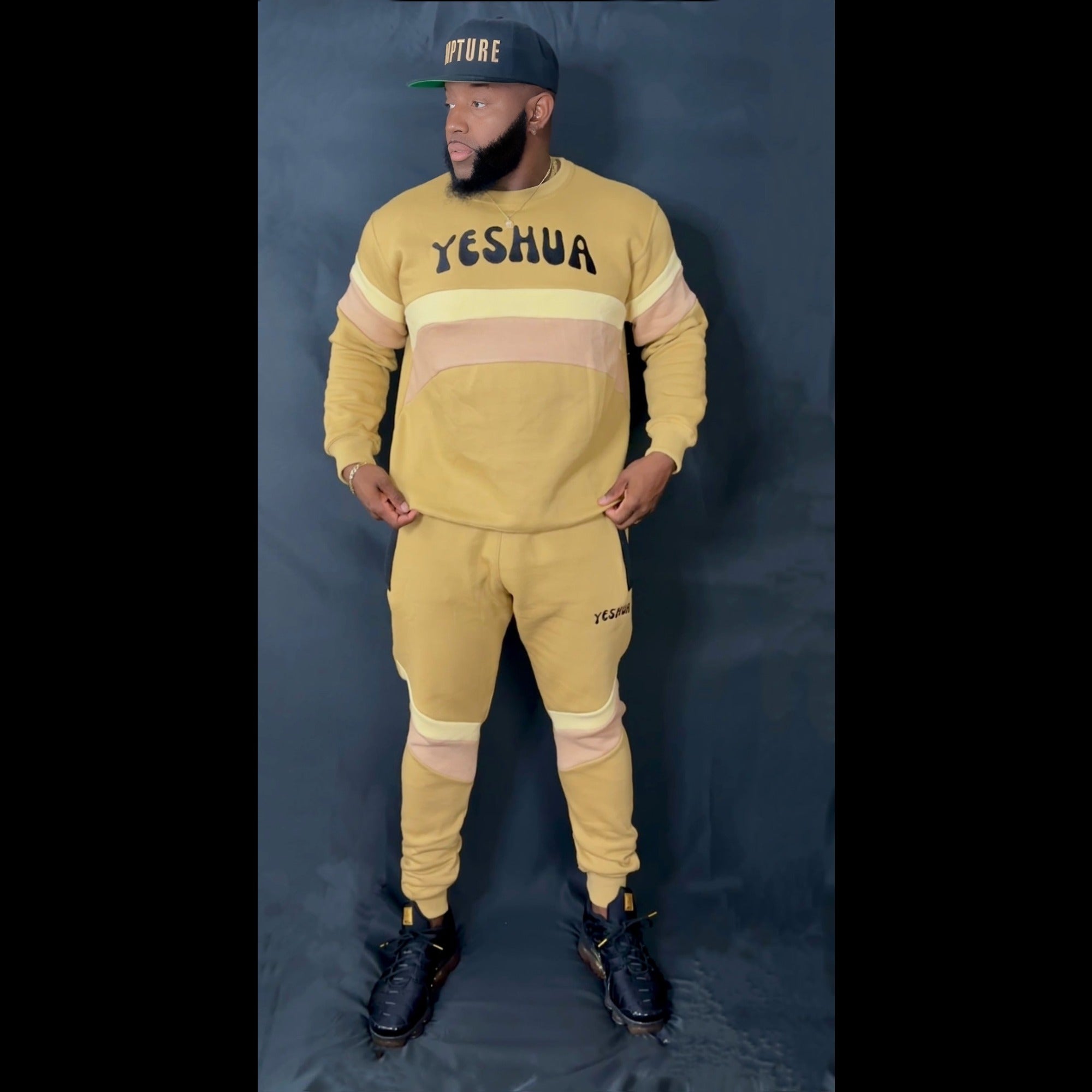 Preach Faith in Christ Crewneck Sweatsuit in Tan